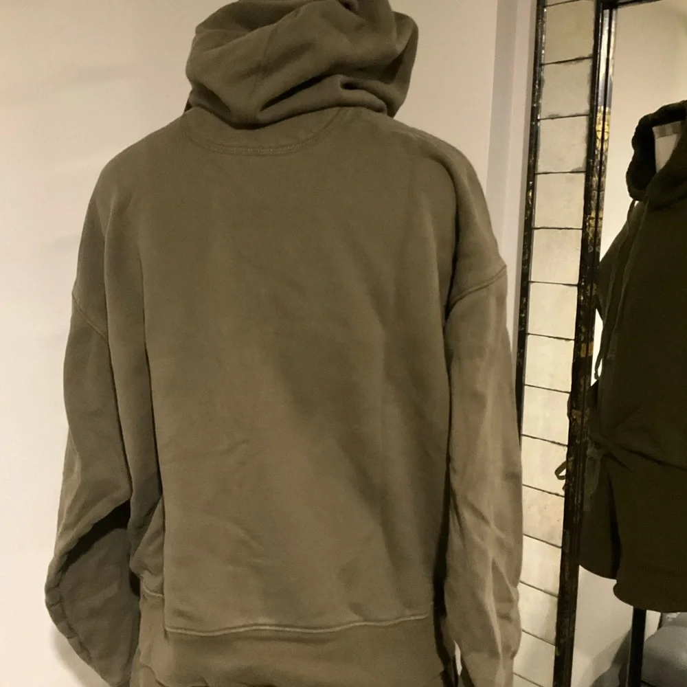 Girlfriend Collective Olive Hoodie - Picture 4 of 6